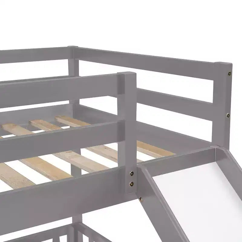 Letto a castello singolo su singolo con scivolo, scaletta e parapetto a tutta lunghezza - Pino massiccio