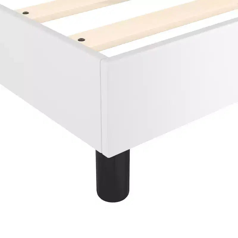 Struttura letto matrimoniale Queen Size - Ecopelle bianca, compensato e legno composito