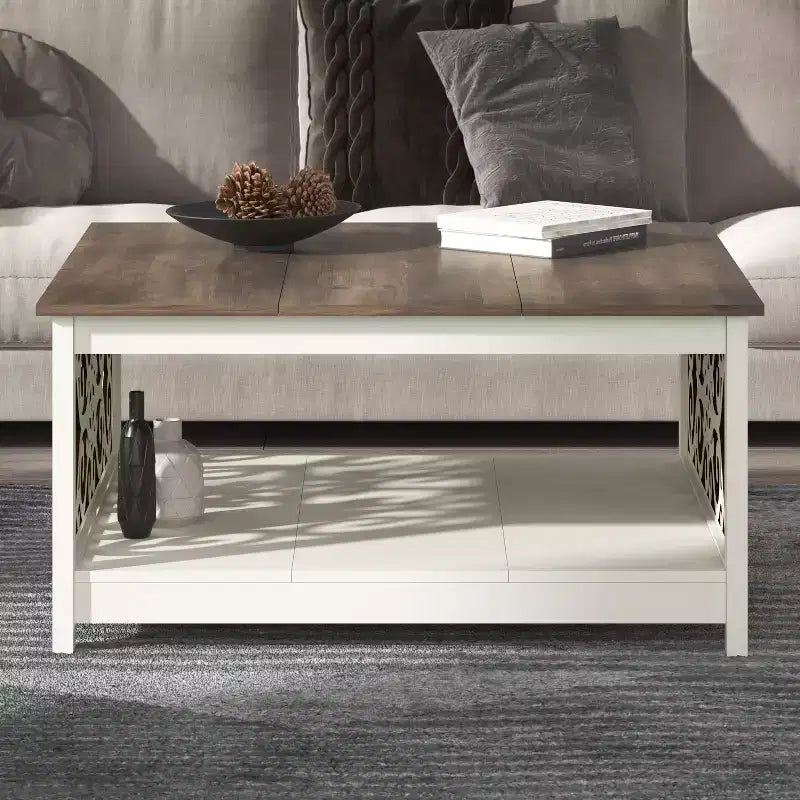 Tavolino da Caffè Quadrato con Pannelli Decorativi Intagliati e Ripiano Inferiore, 88.6 cm