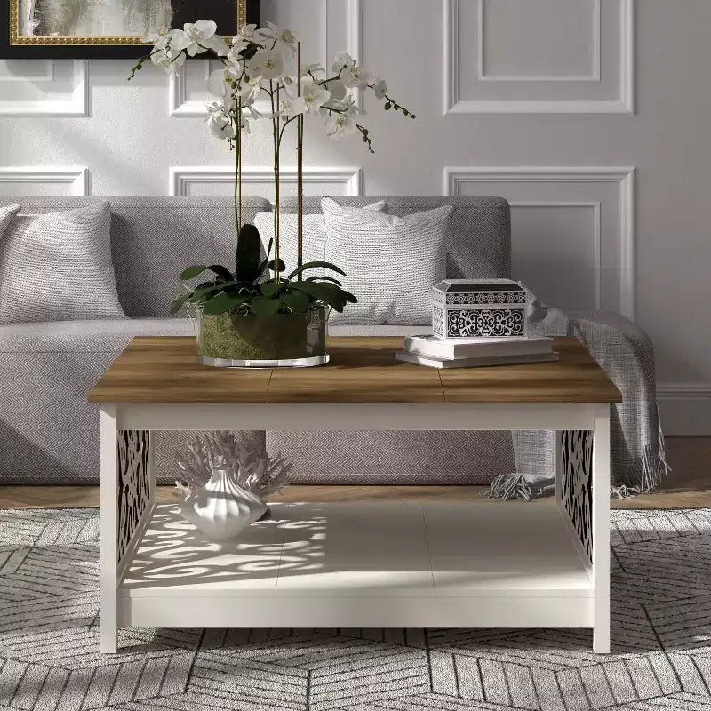 Tavolino da Caffè Quadrato con Pannelli Decorativi Intagliati e Ripiano Inferiore, 88.6 cm