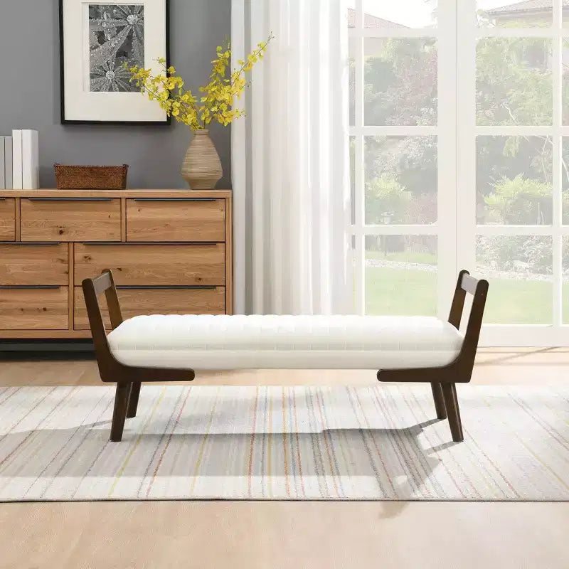 Panca Contenitore Imbottita "Channel Tufted" in Similpelle da 52" con Gambe in Noce in Stile Mid-Century