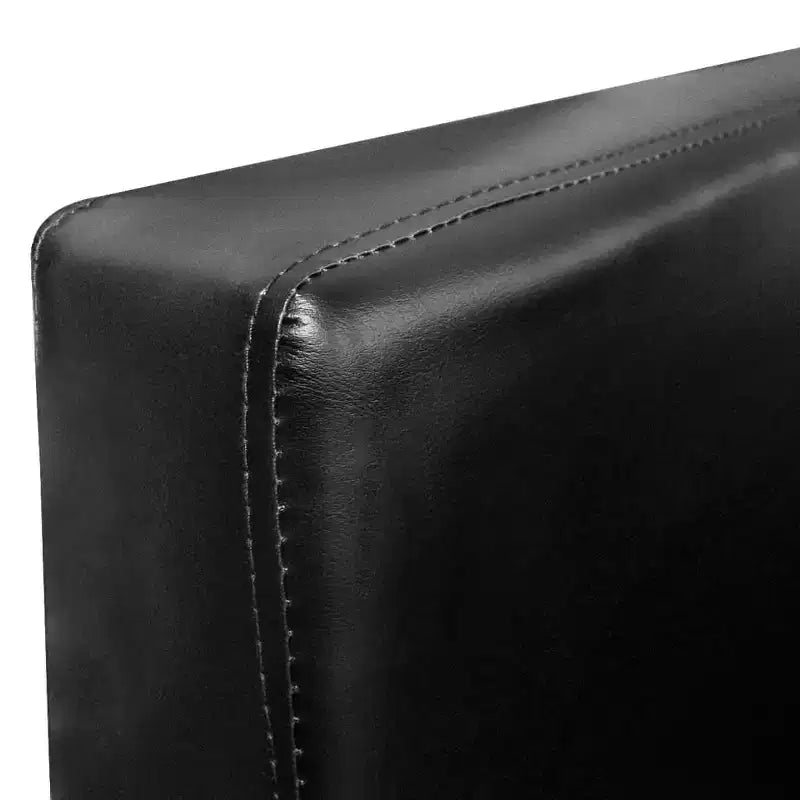 Poltrona con base cromata in similpelle nera
