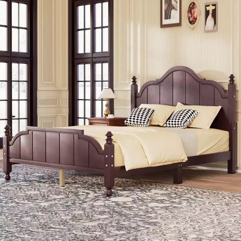 Letto a piattaforma matrimoniale vintage in legno massiccio con testiera e supporto a doghe